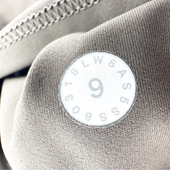 Lululemon Fast & Free Crop *Nulux 19" Reflective Dark Olive Crop Leggings - Picture 4 of 5